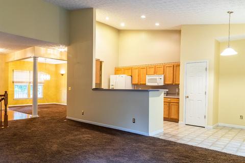 4231 Silver Streak Dr, Cincinnati, OH 45245 photo 9