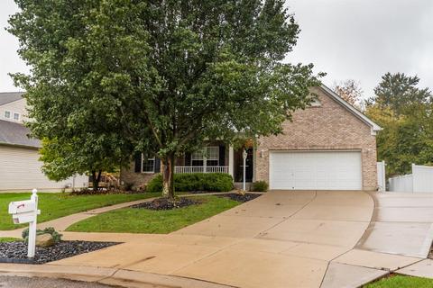 4231 Silver Streak Dr, Cincinnati, OH 45245 photo 2