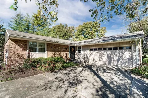 9883 Beau Ln, Springfield Twp, OH 45321 photo 2
