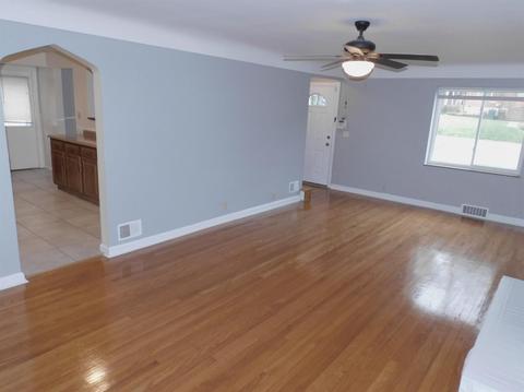 3957 Harmar Ct, Cincinnati, OH 45211 photo 8