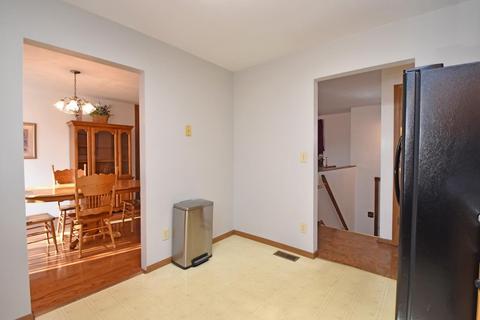 1593 Mandarin Dr, Forest Park, OH 45240 photo 9