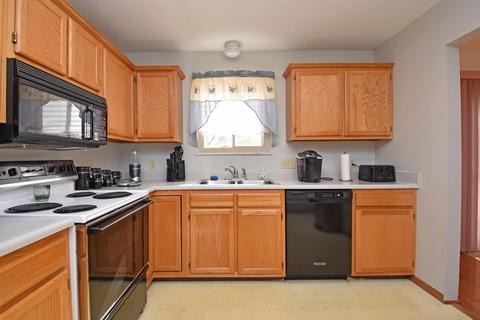 1593 Mandarin Dr, Forest Park, OH 45240 photo 8
