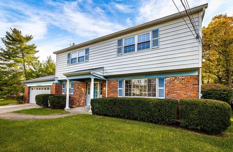 9621 Leebrook Dr, Cincinnati, OH 45231 photo 2