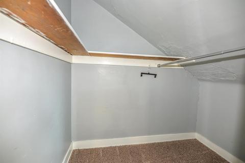 Undisclosed, Cincinnati, OH 45205 photo 19