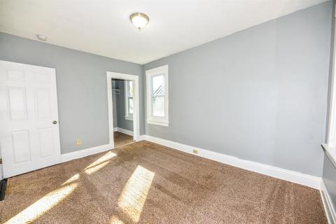 Undisclosed, Cincinnati, OH 45205 photo 27