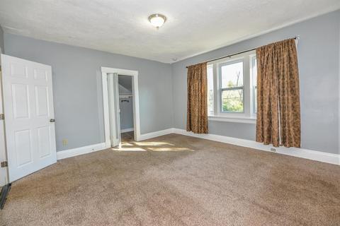 Undisclosed, Cincinnati, OH 45205 photo 17
