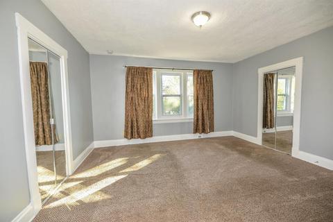 Undisclosed, Cincinnati, OH 45205 photo 20