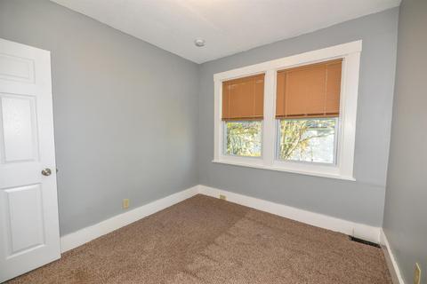 Undisclosed, Cincinnati, OH 45205 photo 13