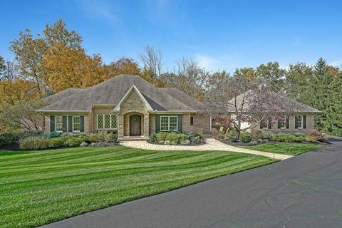 345 Summer View Dr, Cincinnati, OH 45255 photo 1