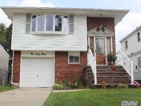 14 Hamlin Dr, Greenhills, OH 45218 photo 1