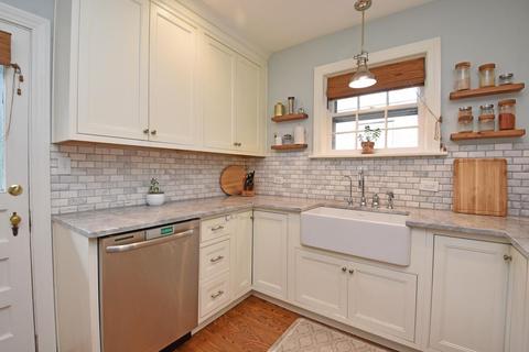 3927 Eileen Dr, Cincinnati, OH 45209 photo 9