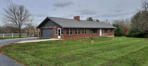 821 Center St, Blanchester, OH 45107 photo 4