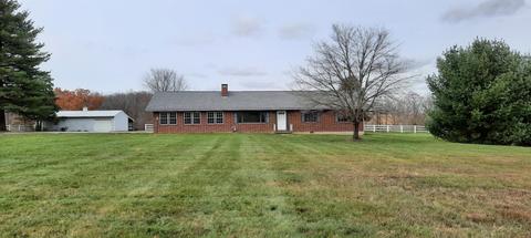 821 Center St, Blanchester, OH 45107 photo 1