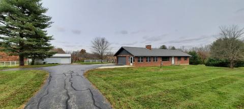 821 Center St, Blanchester, OH 45107 photo 2
