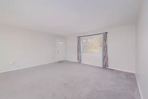 858 Glasgow Dr, Cincinnati, OH 45240 photo 9