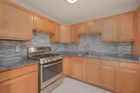 858 Glasgow Dr, Cincinnati, OH 45240 photo 4