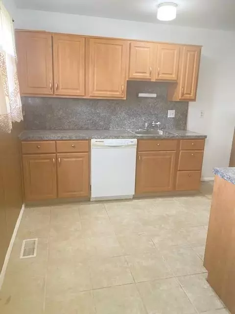 1438 Randomhill Rd, Cincinnati, OH 45231 photo 3