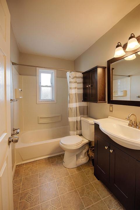 981 Covedale Ave, Cincinnati, OH 45238 photo 4