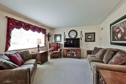 8793 Mockingbird Ln, Cincinnati, OH 45231 photo 4