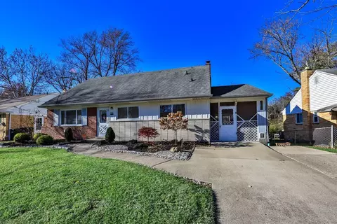 8793 Mockingbird Ln, Cincinnati, OH 45231 photo 2