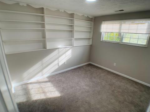 3381 Robinet Dr, Cincinnati, OH 45238 photo 9