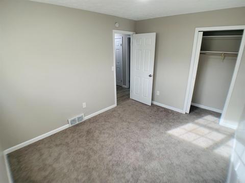 3381 Robinet Dr, Cincinnati, OH 45238 photo 6