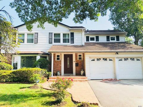 2422 Bluffcrest Ln, Cincinnati, OH 45238 photo 1