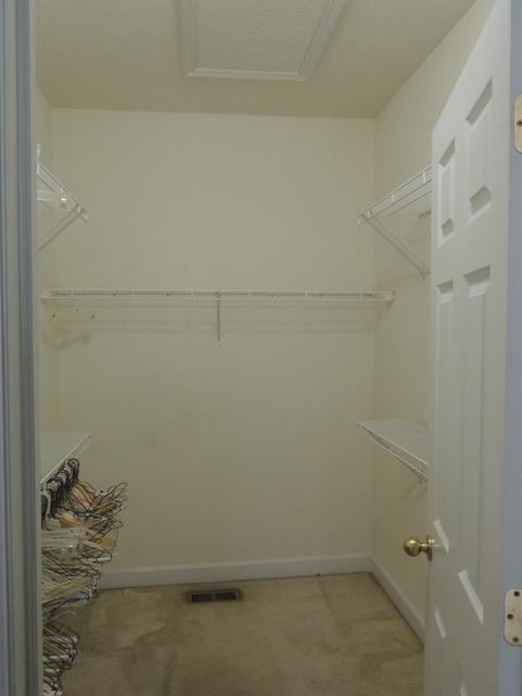 2422 Bluffcrest Ln, Cincinnati, OH 45238 photo 18