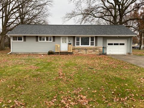 704 Dudley St, Blanchester, OH 45107 photo 1