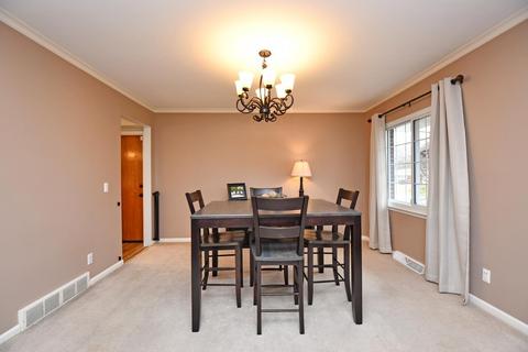 8575 Cavalier Dr, Cincinnati, OH 45231 photo 4