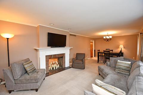 8575 Cavalier Dr, Cincinnati, OH 45231 photo 2