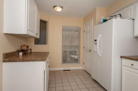 5705 High Tree Dr, Cincinnati, OH 45247 photo 5