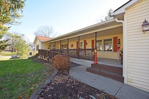 855 Carol Dr, Cincinnati, OH 45245 photo 2