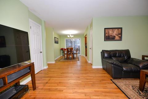 4392 Aicholtz Rd, Cincinnati, OH 45245 photo 6