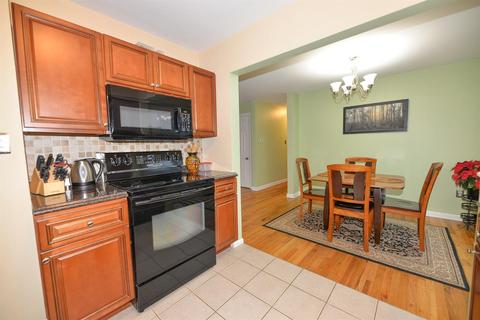 4392 Aicholtz Rd, Cincinnati, OH 45245 photo 11