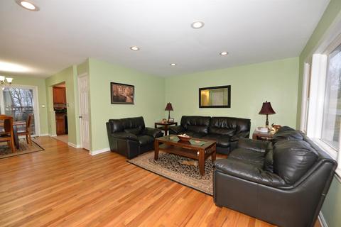 4392 Aicholtz Rd, Cincinnati, OH 45245 photo 3