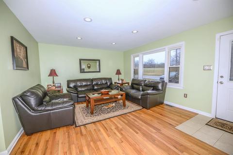4392 Aicholtz Rd, Cincinnati, OH 45245 photo 4