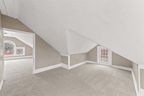 1265 Beech Ave, Cincinnati, OH 45205 photo 27