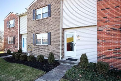 462 Maple Circle Dr, Cincinnati, OH 45246 photo 4