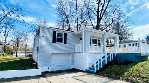 3956 Pharo Dr, Cincinnati, OH 45245 photo 2