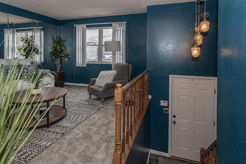 2310 Magdalena Dr, Cincinnati, OH 45231 photo 2