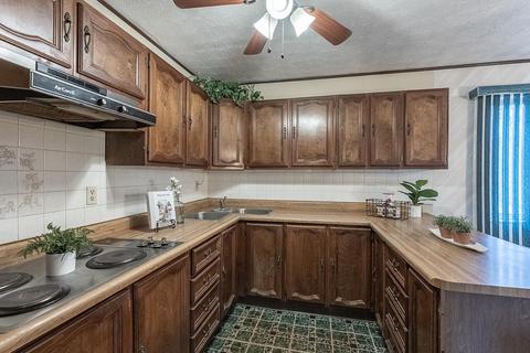 2310 Magdalena Dr, Cincinnati, OH 45231 photo 6