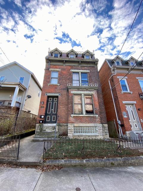 223 University Ave, Cincinnati, OH 45219 photo 1