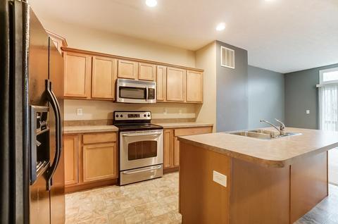 2404 Bluffcrest Ln, Cincinnati, OH 45238 photo 6