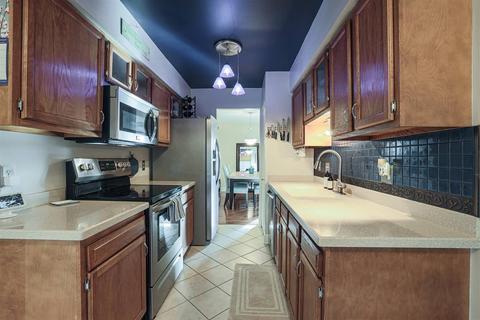 1059 Crisfield Dr, Cincinnati, OH 45245 photo 9