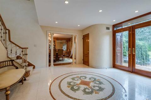 7233 Brookcrest Dr, Cincinnati, OH 45237 photo 3