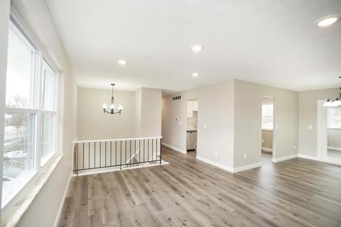 1834 Forester Dr, Cincinnati, OH 45240 photo 9