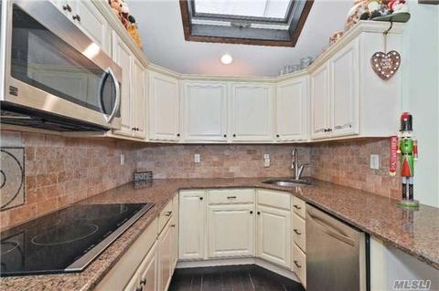 910 Misty Stream Dr, Cincinnati, OH 45231 photo 2
