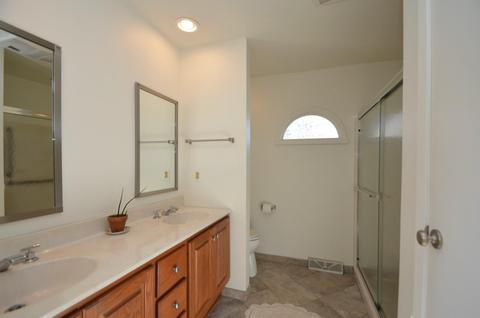 10310 Lochcrest Dr, Cincinnati, OH 45231 photo 25