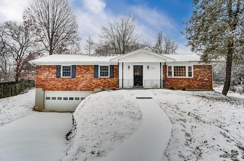 577 Blossomhill Ln, Cincinnati, OH 45224 photo 4